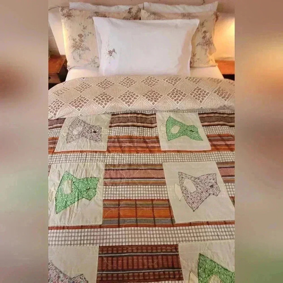 Vintage  Handmade Quilt Blanket - Picture 14 of 15